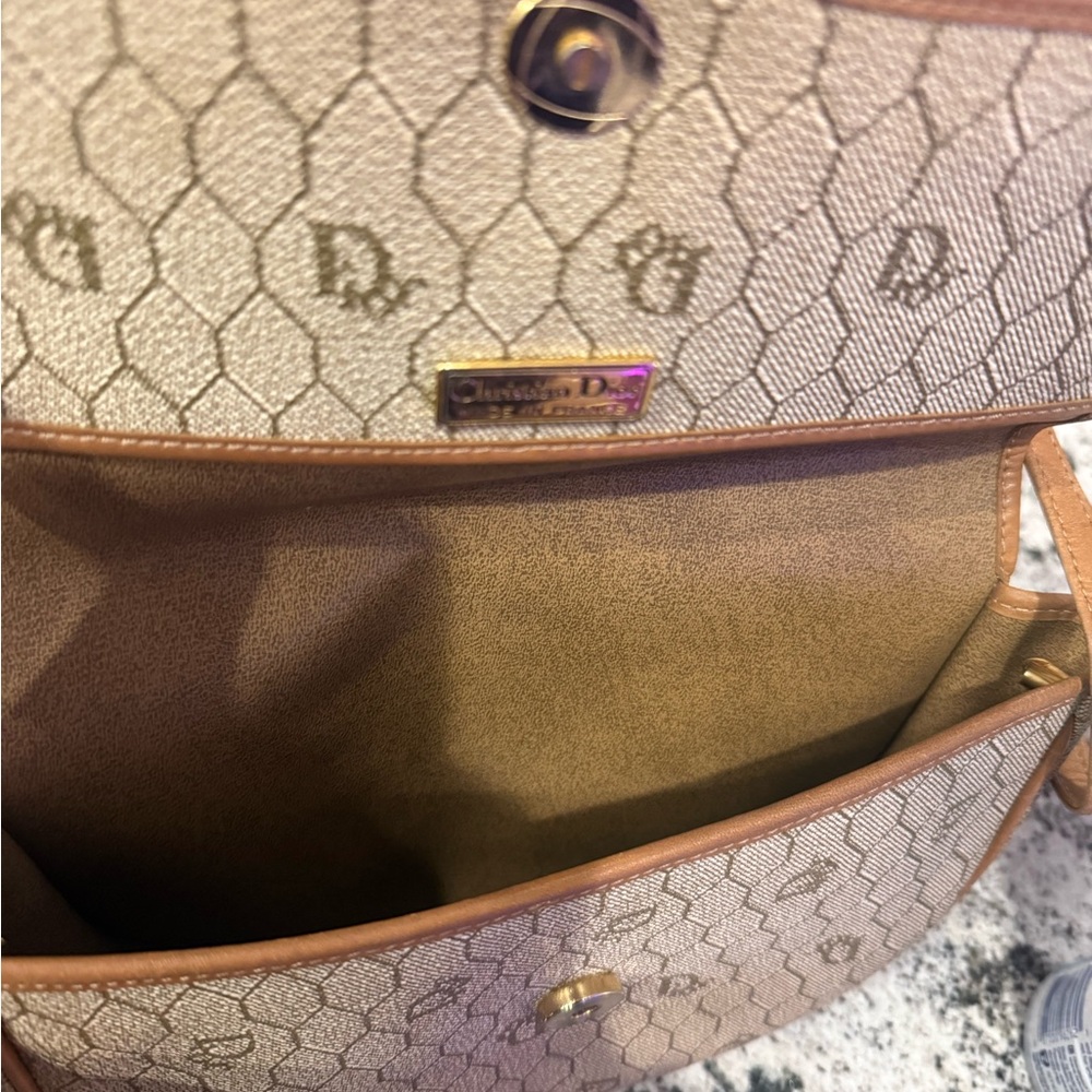 CHRISTIAN DIOR VINTAGE HONEY COMB BAG WITH STRAP - Picture 5 of 11